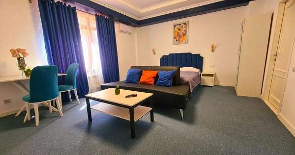 Crypto Hotel Club центр