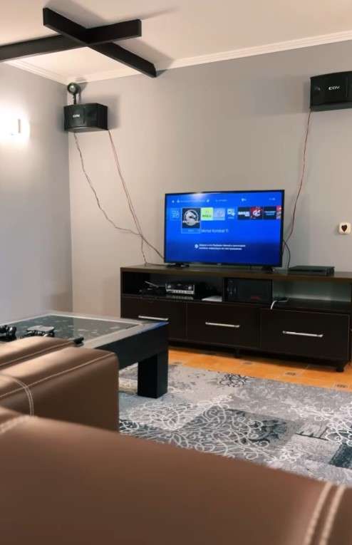 Особняк в горах с теплым бассейном