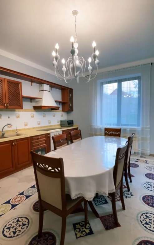 Особняк в горах с теплым бассейном