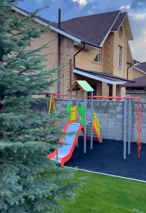 Особняк в горах с теплым бассейном