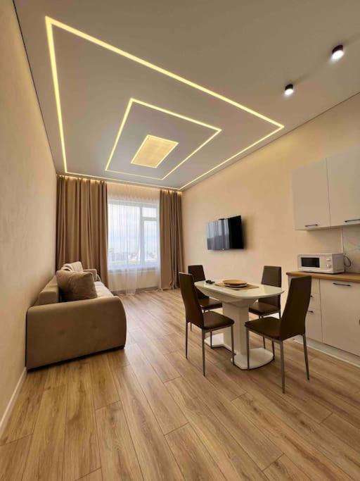 Двухкомнатная квартира на Достык