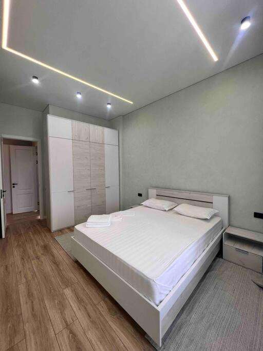 Двухкомнатная квартира на Достык