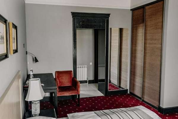 Гостиница Plaza Hotel посуточно