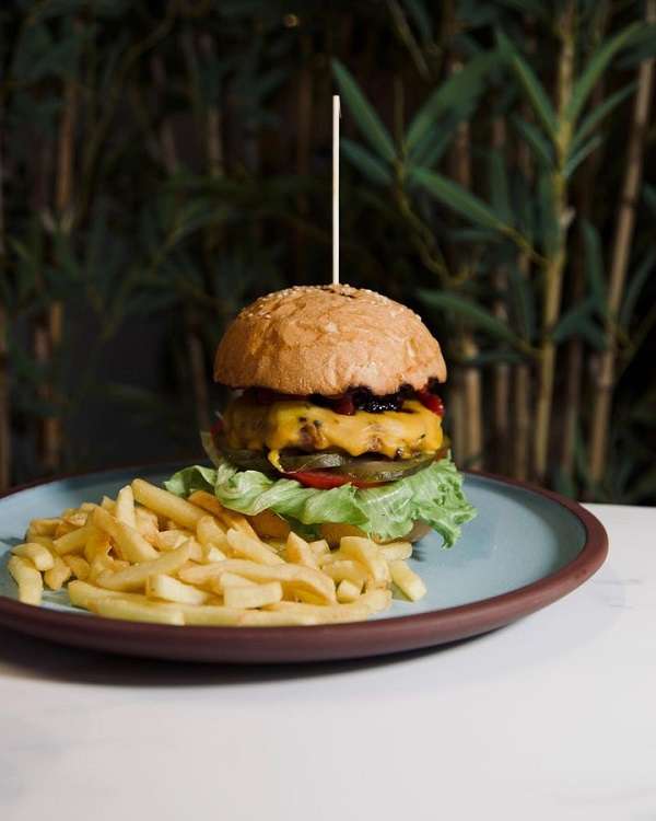 Семейный ресторан Savorr