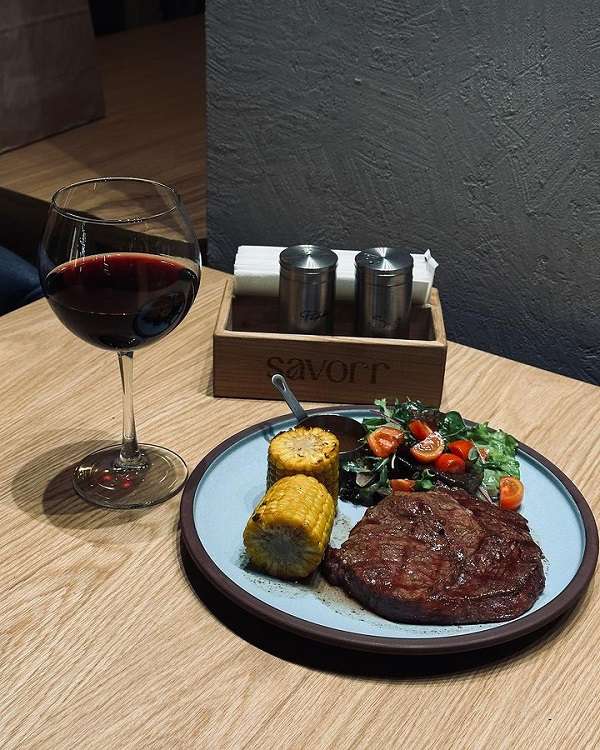 Семейный ресторан Savorr