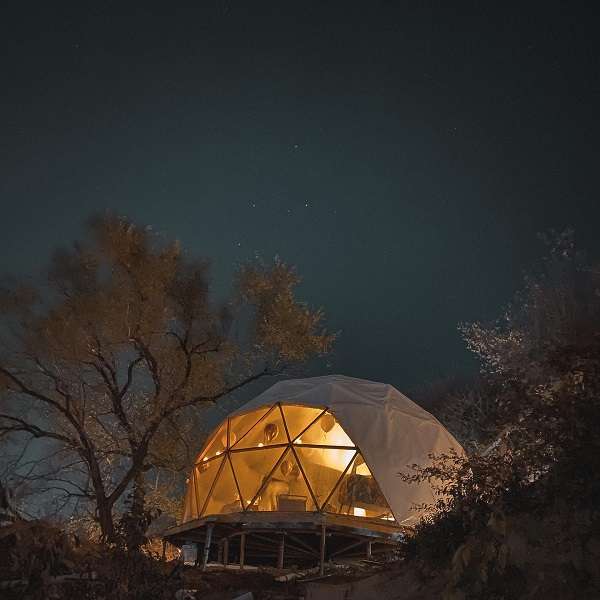 Глэмпинг с панорамным видом на город Menin house