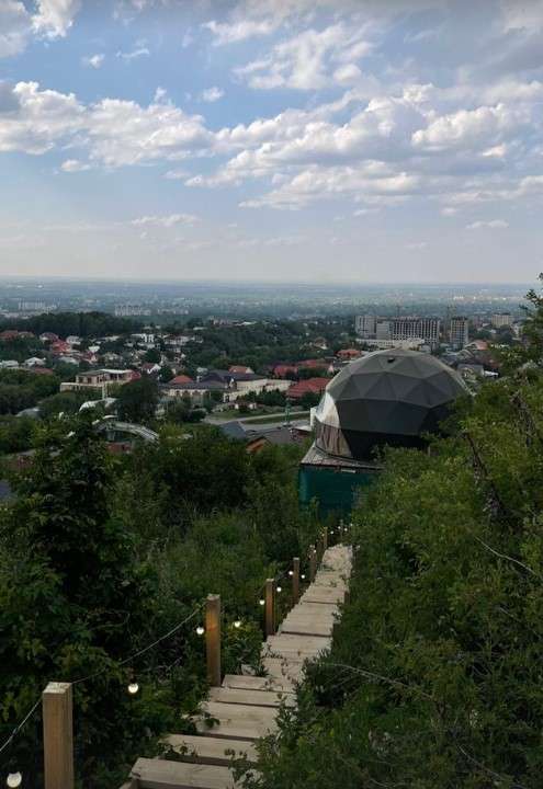 Глэмпинг с панорамным видом на город Menin house