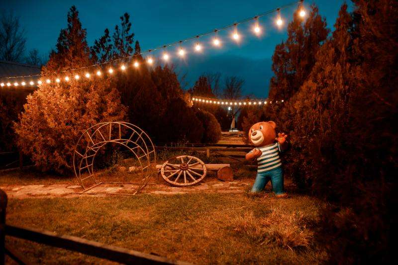 RADIAN Кондиционер есть. Горячие источники!!!😇 5 классных бассейна, крытый бассейн, сауна, столовая, зона барбекю, караоке, детская площадка. Будние дни 9000. Выходные 15000 с завтраком