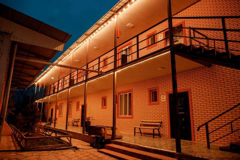 RADIAN Кондиционер есть. Горячие источники!!!😇 5 классных бассейна, крытый бассейн, сауна, столовая, зона барбекю, караоке, детская площадка. Будние дни 9000. Выходные 15000 с завтраком