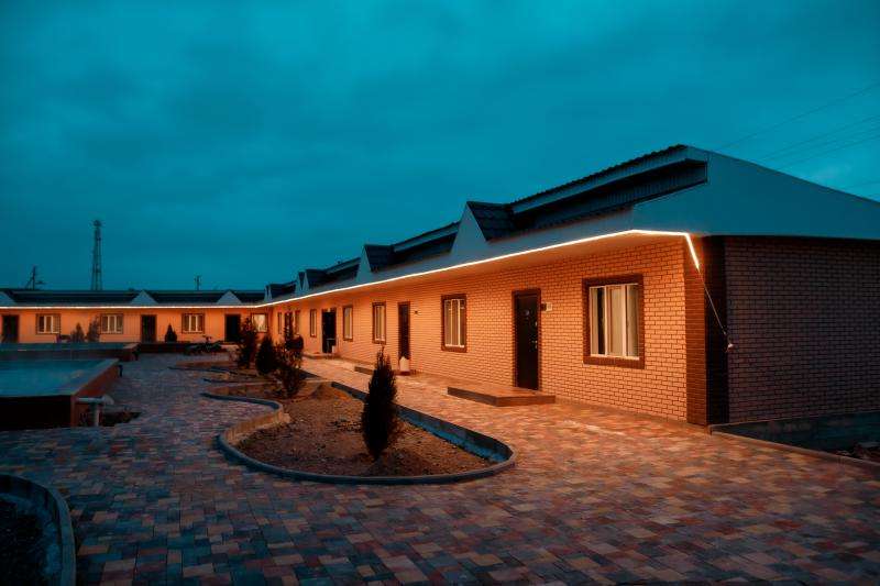 RADIAN Кондиционер есть. Горячие источники!!!😇 5 классных бассейна, крытый бассейн, сауна, столовая, зона барбекю, караоке, детская площадка. Будние дни 9000. Выходные 15000 с завтраком