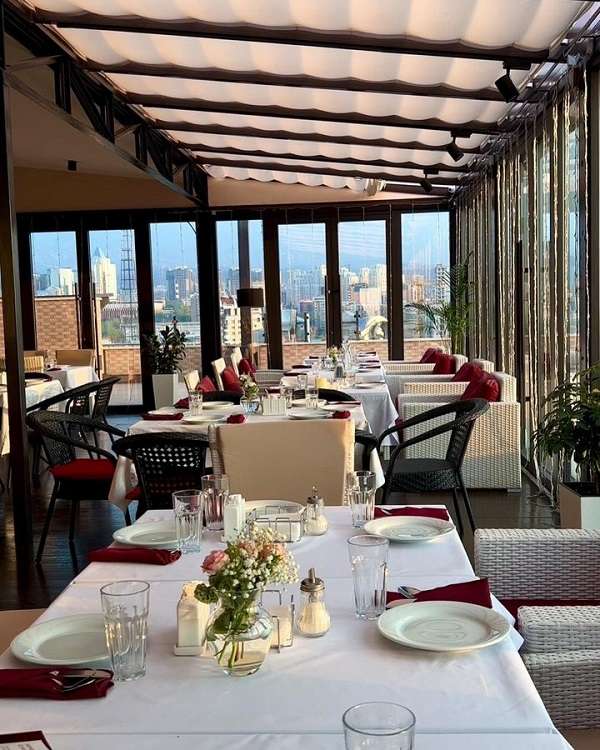 Панорамный бар Sky17 на крыше 18 этажа