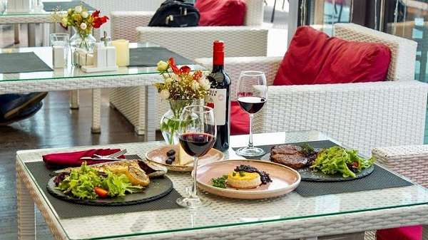 Панорамный бар Sky17 на крыше 18 этажа