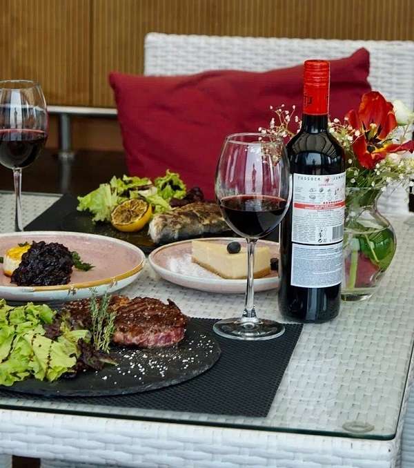 Панорамный бар Sky17 на крыше 18 этажа