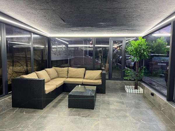 Hotel Hostel House на левом берегу