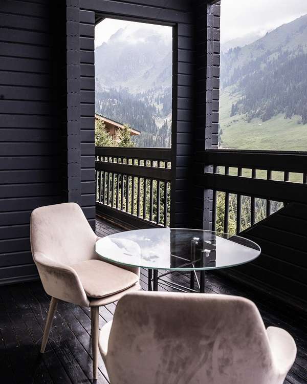 Шикарный дом Nero Bianca Chalet с бассейном