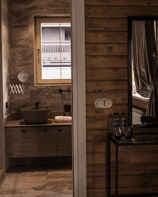 Шикарный дом Nero Bianca Chalet с бассейном