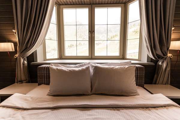 Шикарный дом Nero Bianca Chalet с бассейном