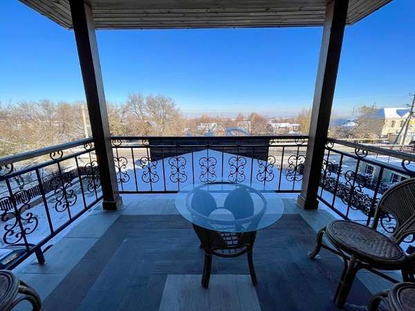 Гостиница в Каскелене Resident Hotel рядом с трассой