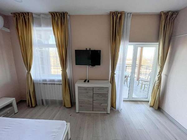 Гостиница в Каскелене Resident Hotel рядом с трассой