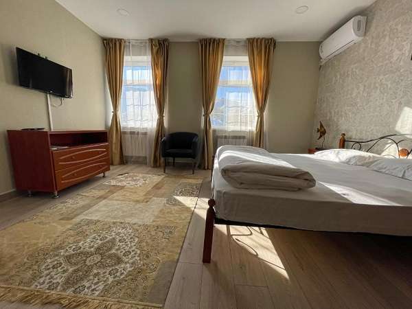 Гостиница в Каскелене Resident Hotel рядом с трассой