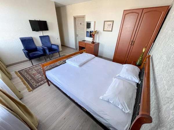 Гостиница в Каскелене Resident Hotel рядом с трассой