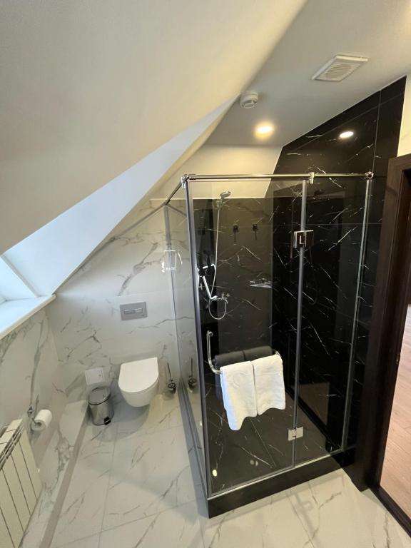 Гостиница в Каскелене Resident Hotel рядом с трассой