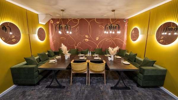 Кабинка Kiss - Вместимость до 15 персон