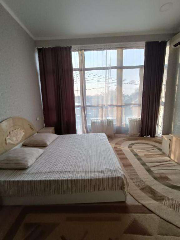 Отель Ровный рядом с Больницей