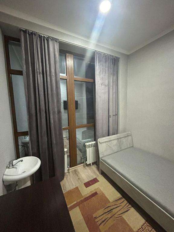 Отель Ровный рядом с Больницей