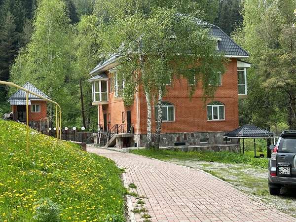 Гостиный дом Горная сказка п. Бескайнар, турбаза Алматау
