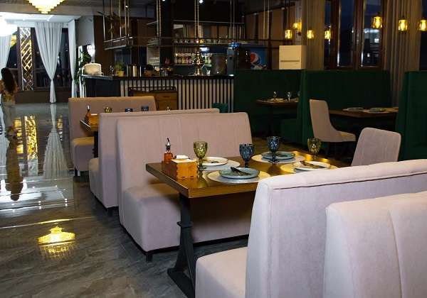 Кафе Alatau Resort с бассейном