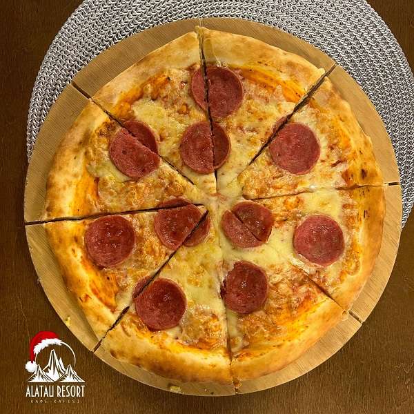 Кафе Alatau Resort с бассейном