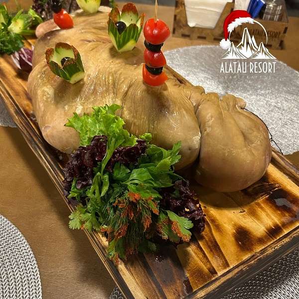 Кафе Alatau Resort с бассейном