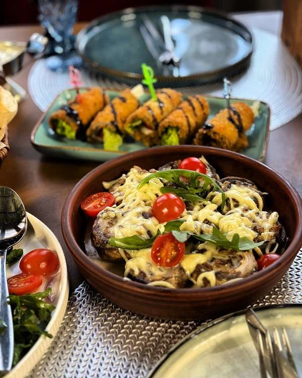 Кафе Alatau Resort с бассейном