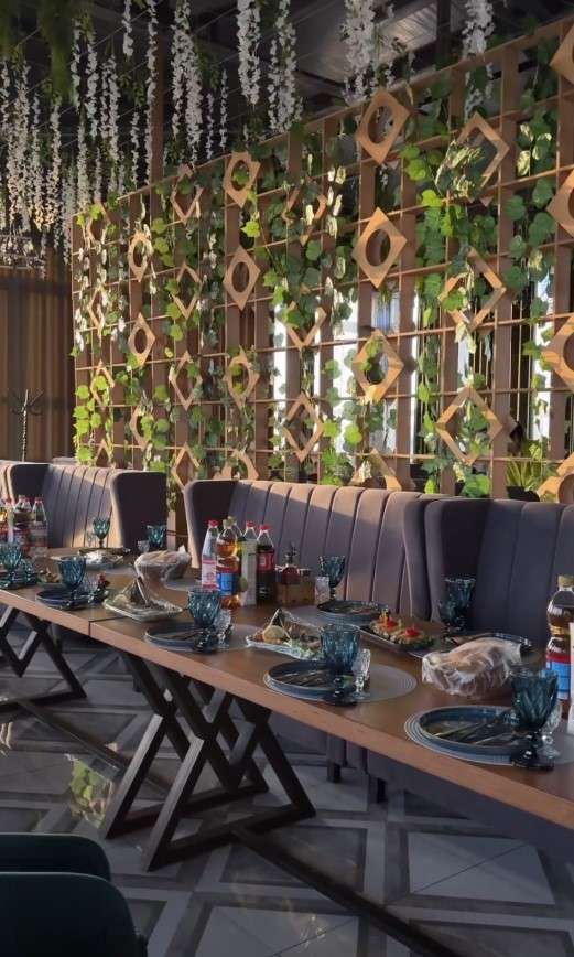 Кафе Alatau Resort с бассейном