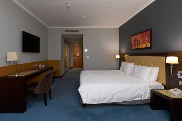 Элитный Radisson Hotel Astana в центре