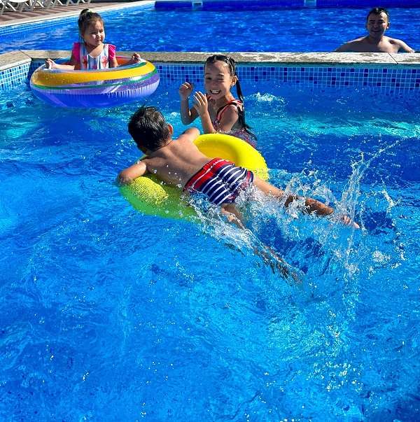 Бассейны Aquamarine, Тапчаны, Мини-отель