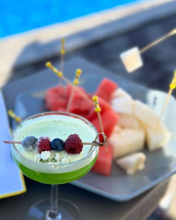 Бассейны Aquamarine, Тапчаны, Мини-отель