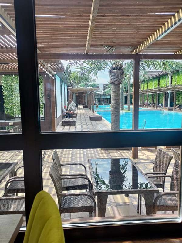 Отель Four Seasons (4 сезона)