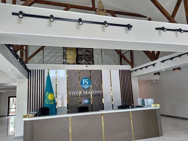 Отель Four Seasons (4 сезона)