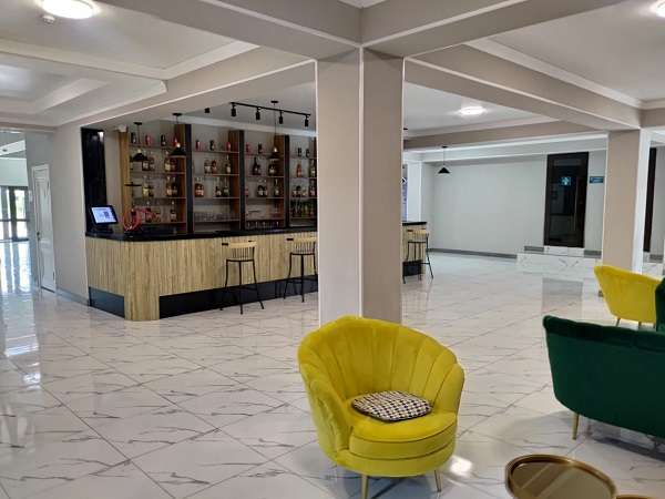 Отель Four Seasons (4 сезона)