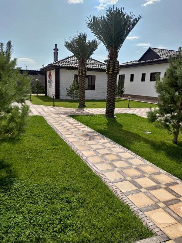 Отель Four Seasons (4 сезона)