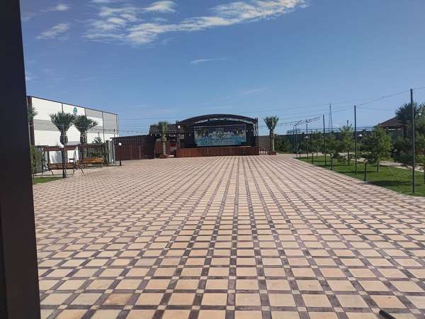 Отель Four Seasons (4 сезона)