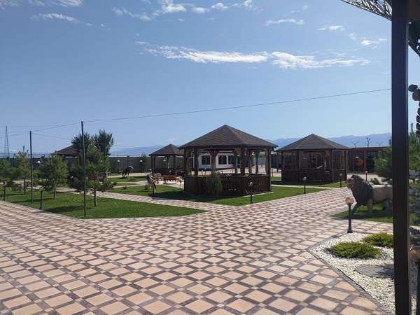 Отель Four Seasons (4 сезона)