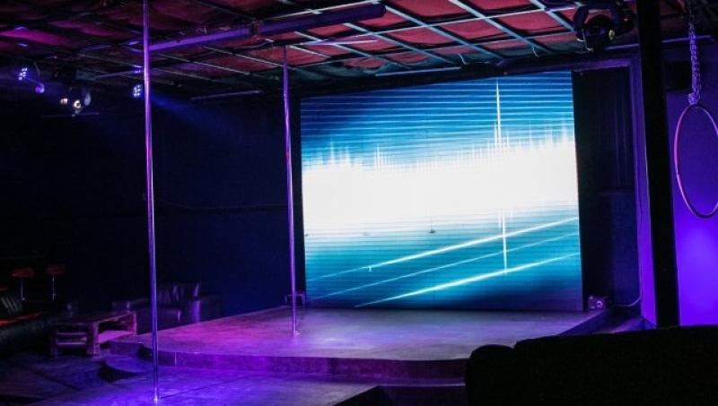 Мужской клуб Golden Dolls