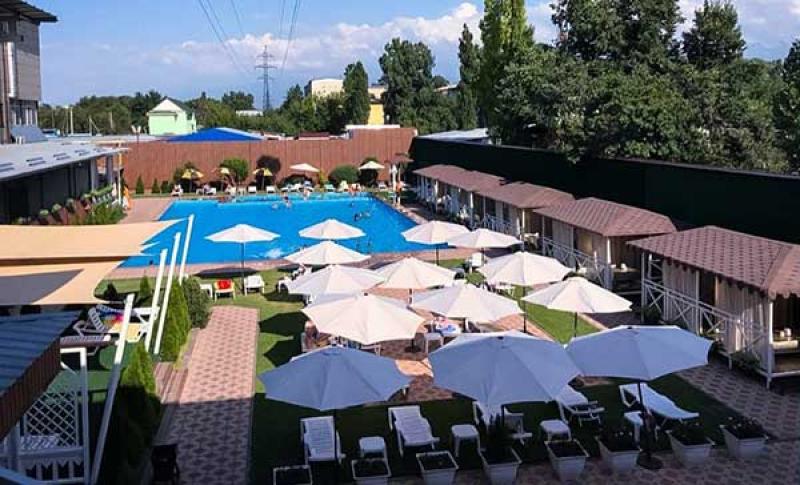 Бассейн Garden pool