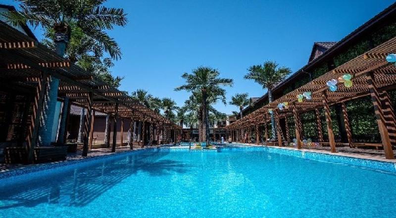 Отель Four Seasons (4 сезона)